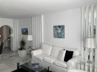 A seating area at Hotel Suites Albayzin Del Mar