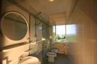 A bathroom at Albergo Centopini