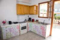 A kitchen or kitchenette at River