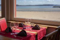 Galeriebild der Unterkunft Hôtel & Restaurant de la Plage in Crozon