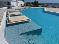 Bazén v ubytovaní Blu Suites and Studios alebo v jeho blízkosti