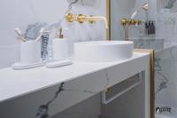 Koupelna v ubytování Suite Kintsugi by Justine Apartments Apartamento turístico en Madrid Río