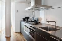 The Mandala Berlin, a Member of Design Hotelsにあるキッチンまたは簡易キッチン