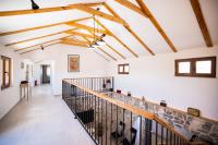 Posezení v ubytování Villa Pietra- Modern rustic poolside oasis