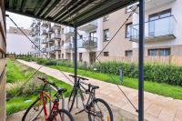 Jazda na bicykli v okolí ubytovania Nowa Letnica Apartments by Noclegi Renters