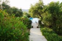 Ogród w obiekcie El Toro Blanco Luxury Villa in Andalucia