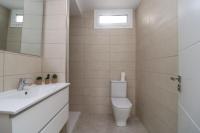 Kúpeľňa v ubytovaní Montsia 23 - Casa con piscina privada en Roses