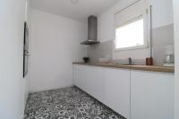 Kuchyňa alebo kuchynka v ubytovaní Montsia 23 - Casa con piscina privada en Roses