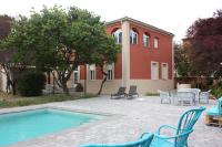 The swimming pool at or close to Casa Rural La Rosaleda de Pajares