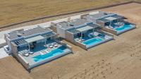 T7 LUXURY VILLAS PAROSの敷地内または近くにあるプール