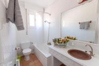 A bathroom at Casa Rural La Rosaleda de Pajares