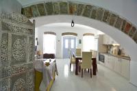 Kuchyňa alebo kuchynka v ubytovaní Arco I/ Downtown Rustic Apartment/4 min from port