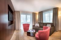 A television and/or entertainment centre at Hotel Kammerlander