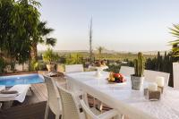 Bazén v ubytování Ark Luxury & Private Villa nebo v jeho okolí