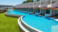 Bazén v ubytování Lydia Maris Resort & Spa nebo v jeho okolí