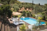 Bazén v ubytování Ark Luxury & Private Villa nebo v jeho okolí