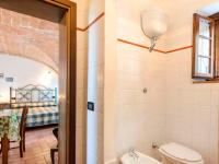 Kúpeľňa v ubytovaní Apartment Stregaia-3 by Interhome