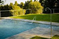 Bazén v ubytovaní Hostal Restaurante Benalup Golf alebo v jeho blízkosti