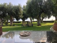 Vonkajšia záhrada v ubytovaní Villa Anemi