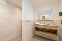 A bathroom at Landgasthof Bierfriedl