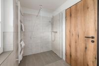 A bathroom at Landgasthof Bierfriedl