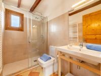 Kúpeľňa v ubytovaní Holiday Home Can Monjo by Interhome