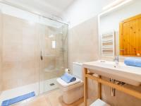 Kúpeľňa v ubytovaní Holiday Home Can Monjo by Interhome