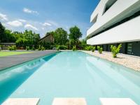 Bazén v ubytovaní Apartment Kenese by Interhome alebo v jeho blízkosti