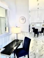 Posedenie v ubytovaní MONDRIAN Luxury Suites & Apartments Market Square I