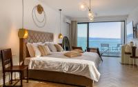 Posteľ alebo postele v izbe v ubytovaní Gallery Luxury Suites & Rooms-Only Adults