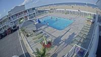 Der Swimmingpool an oder in der Nähe von Fish Tales Boardwalk Inn &amp; Ocean Mecca Motel