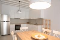 Kuchyňa alebo kuchynka v ubytovaní Nireas Apartments Mykonos Downtown
