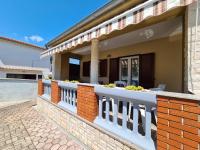 Budynek, w którym mieści się apartament