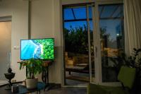 A television and/or entertainment centre at Istron Avra