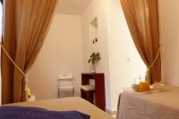 Půdorys ubytování Studio with access to the garden. Open pool. Beach very close. Wifi & Netflix FREE