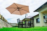 Douglas Lodge & Apartmentsにある庭