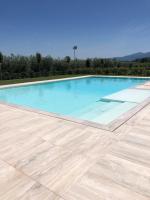 Bazén v ubytovaní Agriturismo Casa Rosa alebo v jeho blízkosti