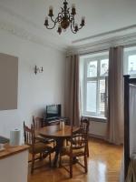 Posedenie v ubytovaní Prestige Aparthotel Piotrkowska 82 - wyjątkowy widok na deptak