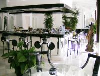 A restaurant or other place to eat at Hotel Suites Albayzin Del Mar