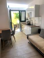 Kuchyňa alebo kuchynka v ubytovaní Apartments & Rooms Formenti