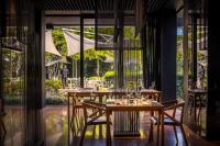 Reštaurácia alebo iné gastronomické zariadenie v ubytovaní Lone Hotel by Maistra Collection