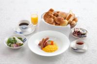 ホテルの敷地内または近くでの食事または食べ物