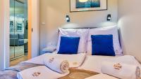 Posteľ alebo postele v izbe v ubytovaní Apartamenty Centrum - Wyszyńskiego 9 by Royal Aparts