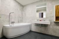 Kúpeľňa v ubytovaní Premium Apartment by Hi5 - Best ever (191)
