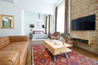 Televízia a/alebo spoločenská miestnosť v ubytovaní Premium Apartment by Hi5 - Best ever (191)