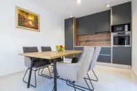 Kuchyň nebo kuchyňský kout v ubytování Luxury Apartments Leonika