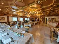 Restaurace v ubytování Albergo Scoiattolo