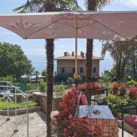 Vonkajšia záhrada v ubytovaní Villa Rose Apartment