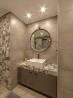 Kúpeľňa v ubytovaní 2SEA LOFT NEA POTIDEA Chalkidiki