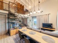 Kuchyňa alebo kuchynka v ubytovaní 2SEA LOFT NEA POTIDEA Chalkidiki